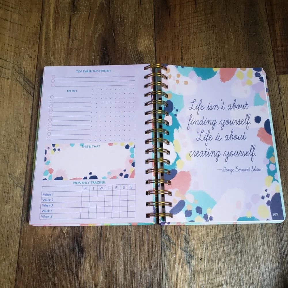 Find The Good In Everyday Undated Planner with Motivatonal Quotes & Stickers